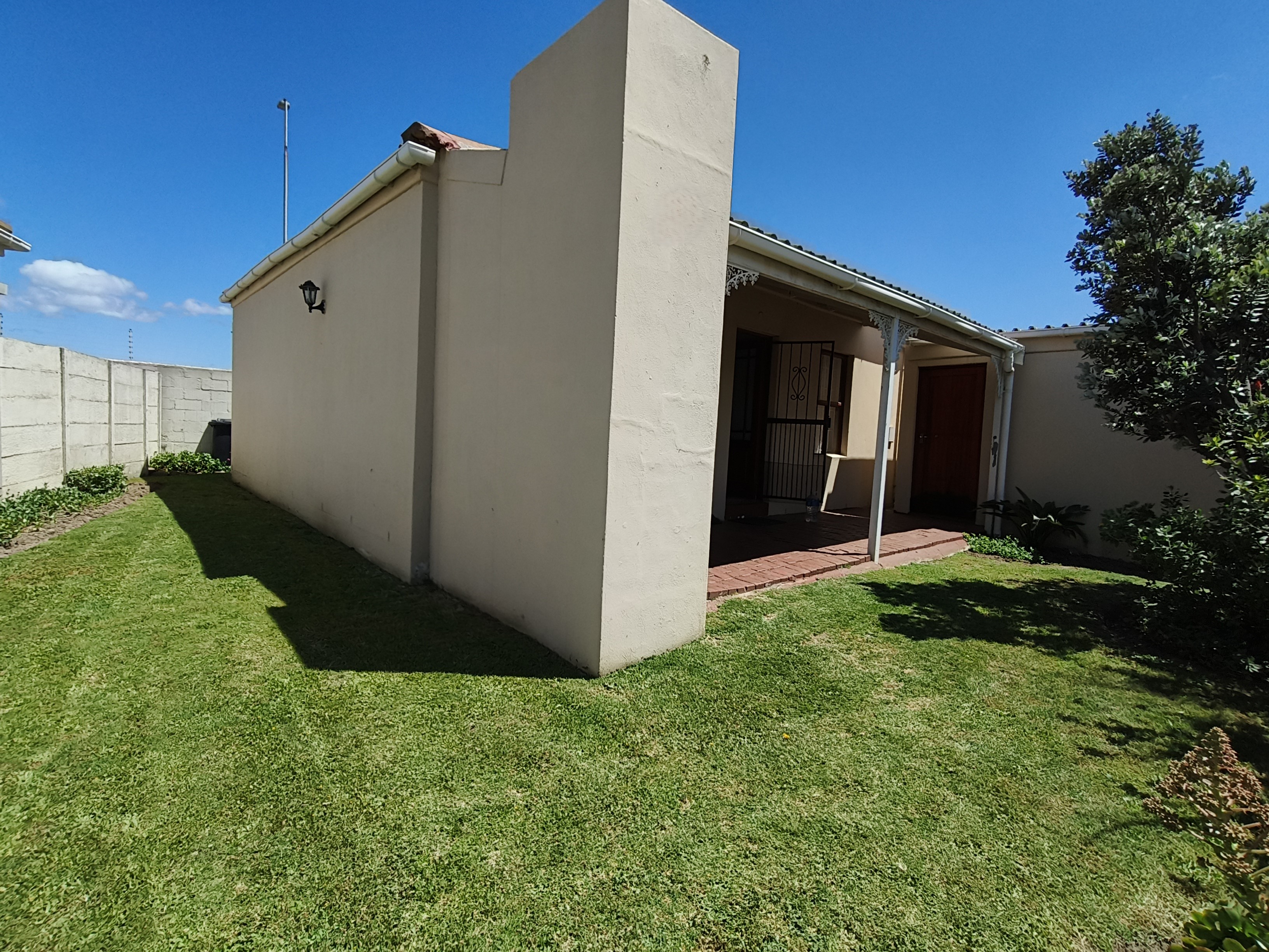 2 Bedroom Property for Sale in Fairview Golf Estate Western Cape